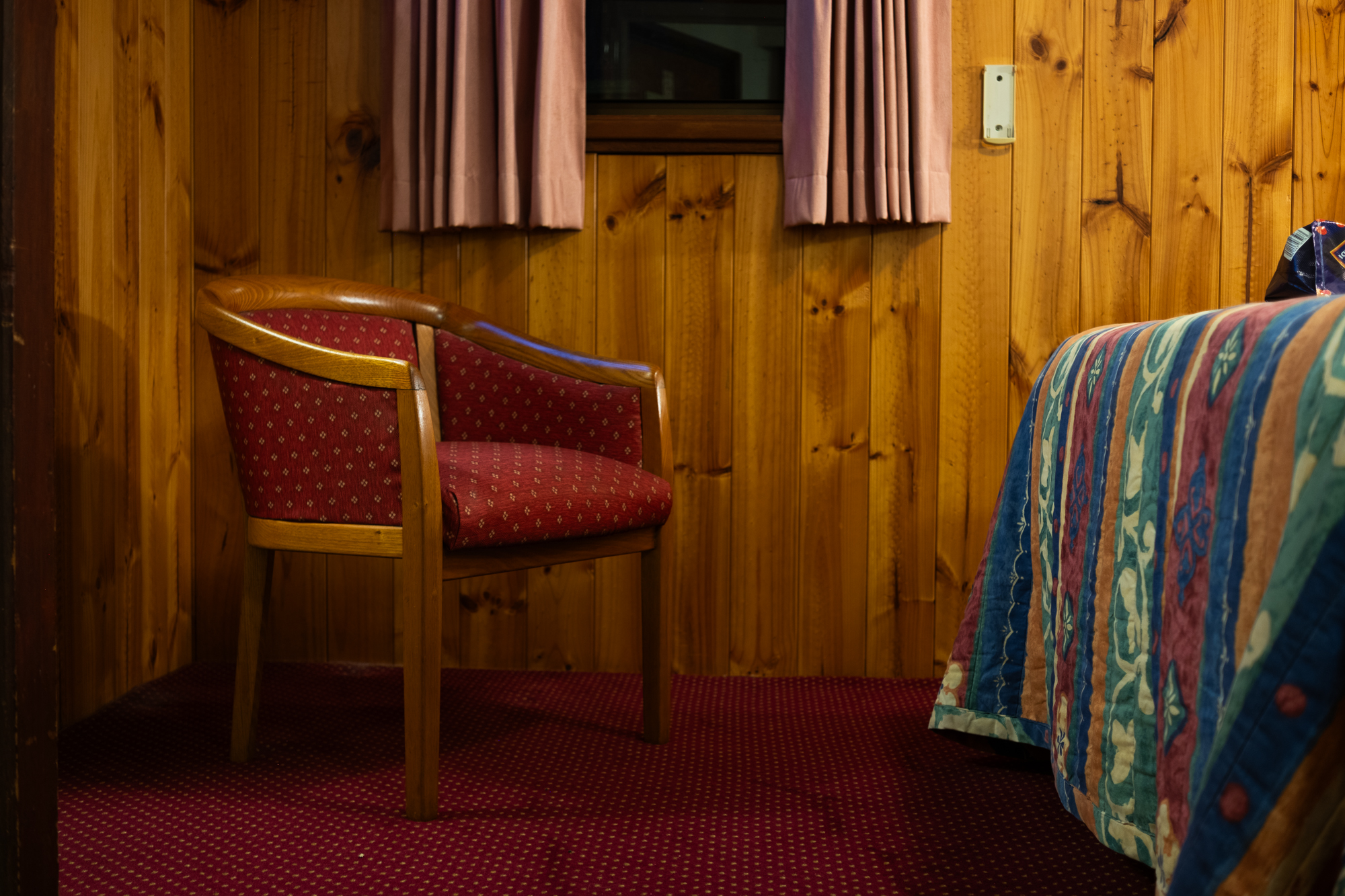 Armchair, Mount Kuring-gai Motel
