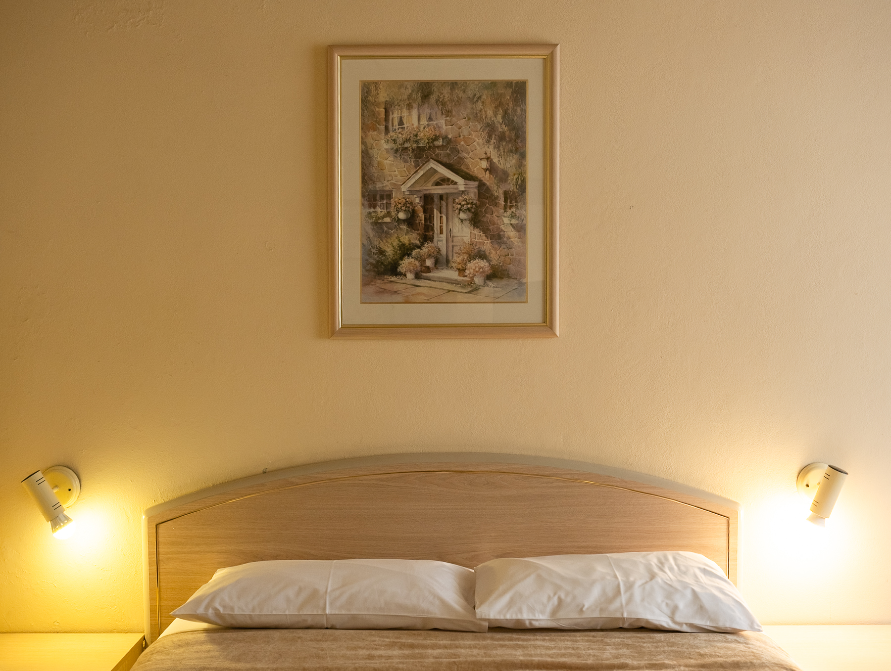 Bed and Art, The Clarendon