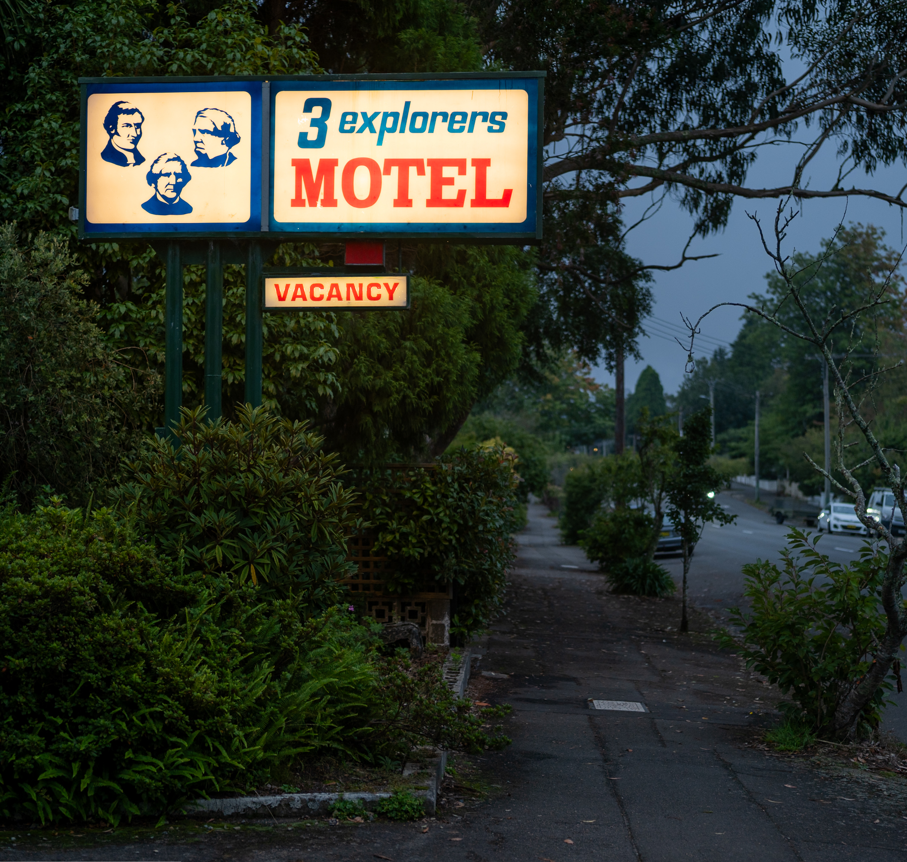 Sign, 3 Explorers Motel